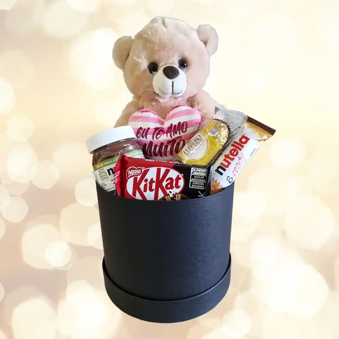 Box Fofura & Sabor: um presente encantador com pelúcia e chocolates deliciosos. Ideal para surpreender com carinho em Porto Alegre.