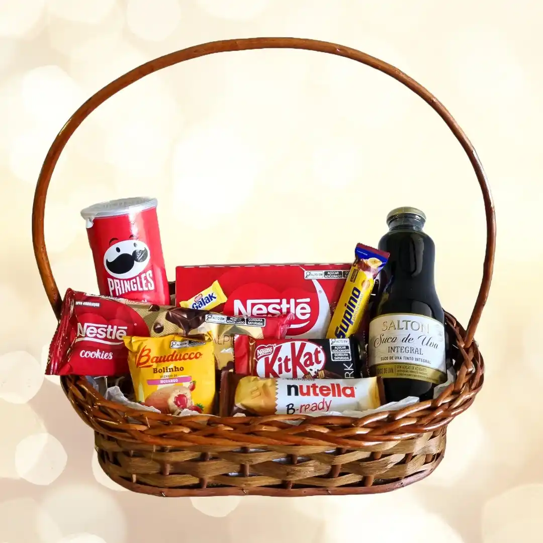 Cesta Doce Tentação: uma seleção deliciosa de chocolates, snacks e bebidas para surpreender com muito sabor. Ideal para presentear em Porto Alegre.